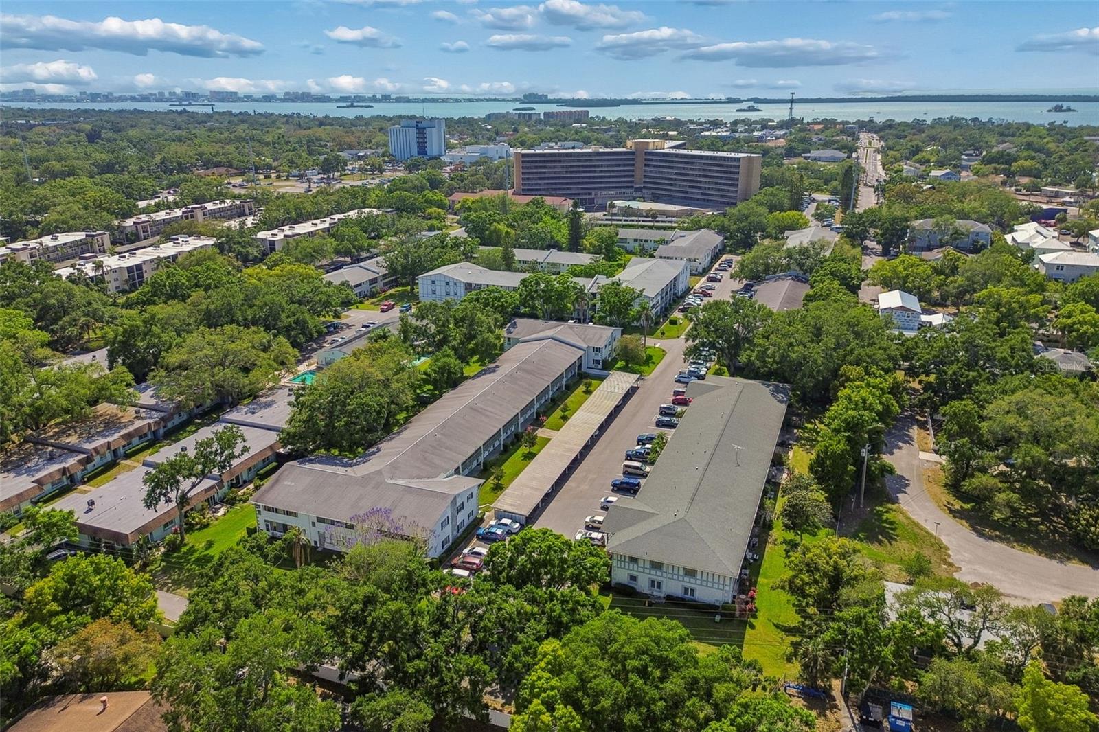 Image 28 of 35 For 200 Glennes Lane 112