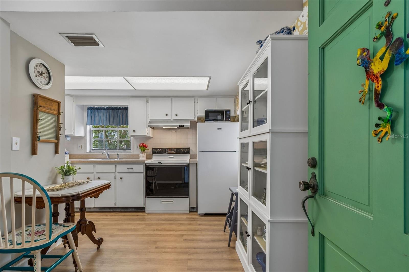 Image 3 of 35 For 200 Glennes Lane 112