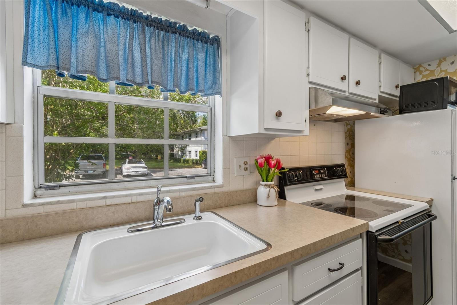 Image 4 of 35 For 200 Glennes Lane 112