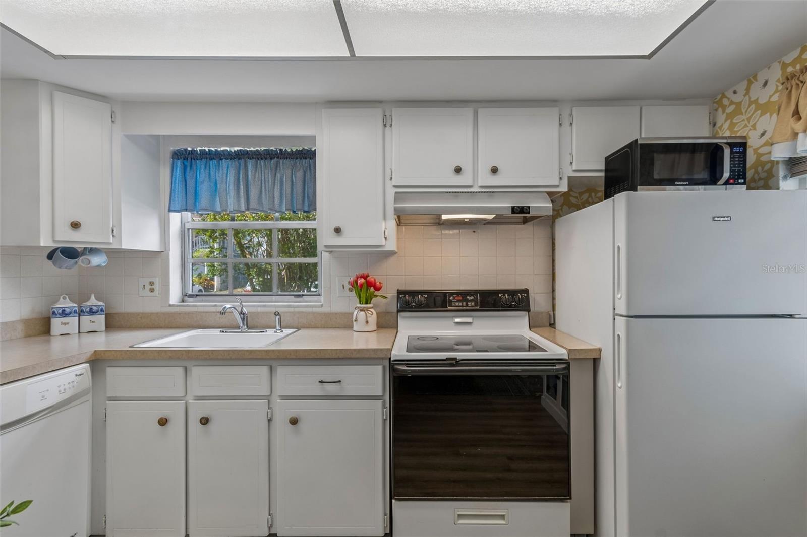 Image 5 of 35 For 200 Glennes Lane 112