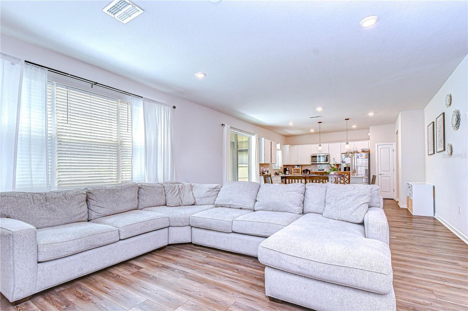 Image 10 of 54 For 20978 Monza Loop