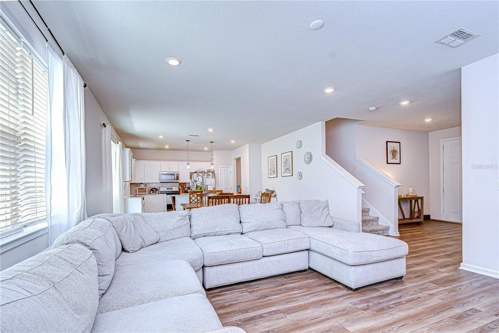 Image 12 of 54 For 20978 Monza Loop