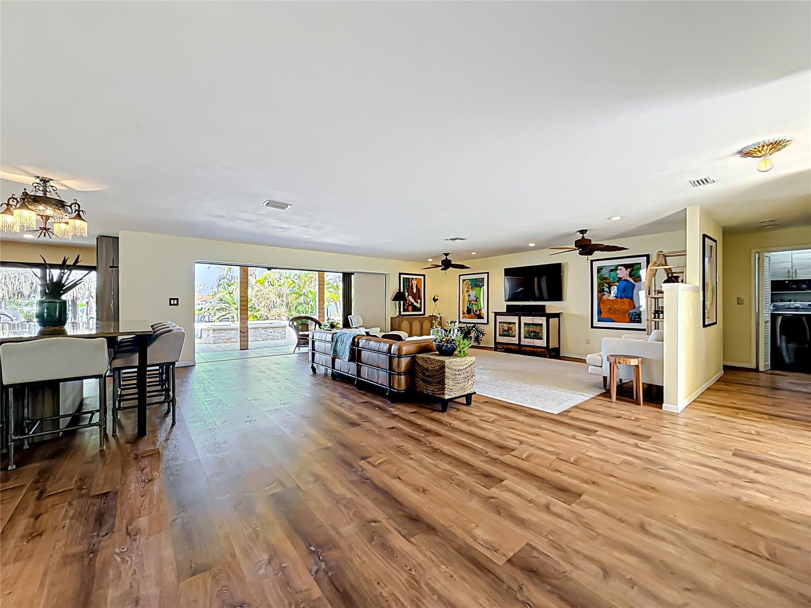 Image 11 of 90 For 2162 Vina Del Mar Boulevard
