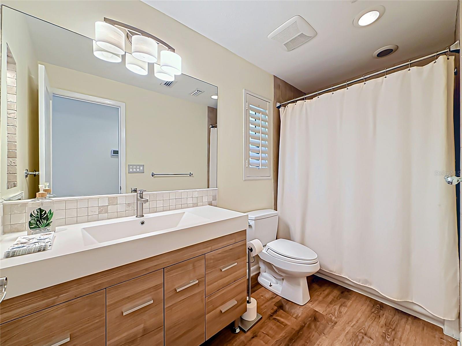 Image 40 of 90 For 2162 Vina Del Mar Boulevard