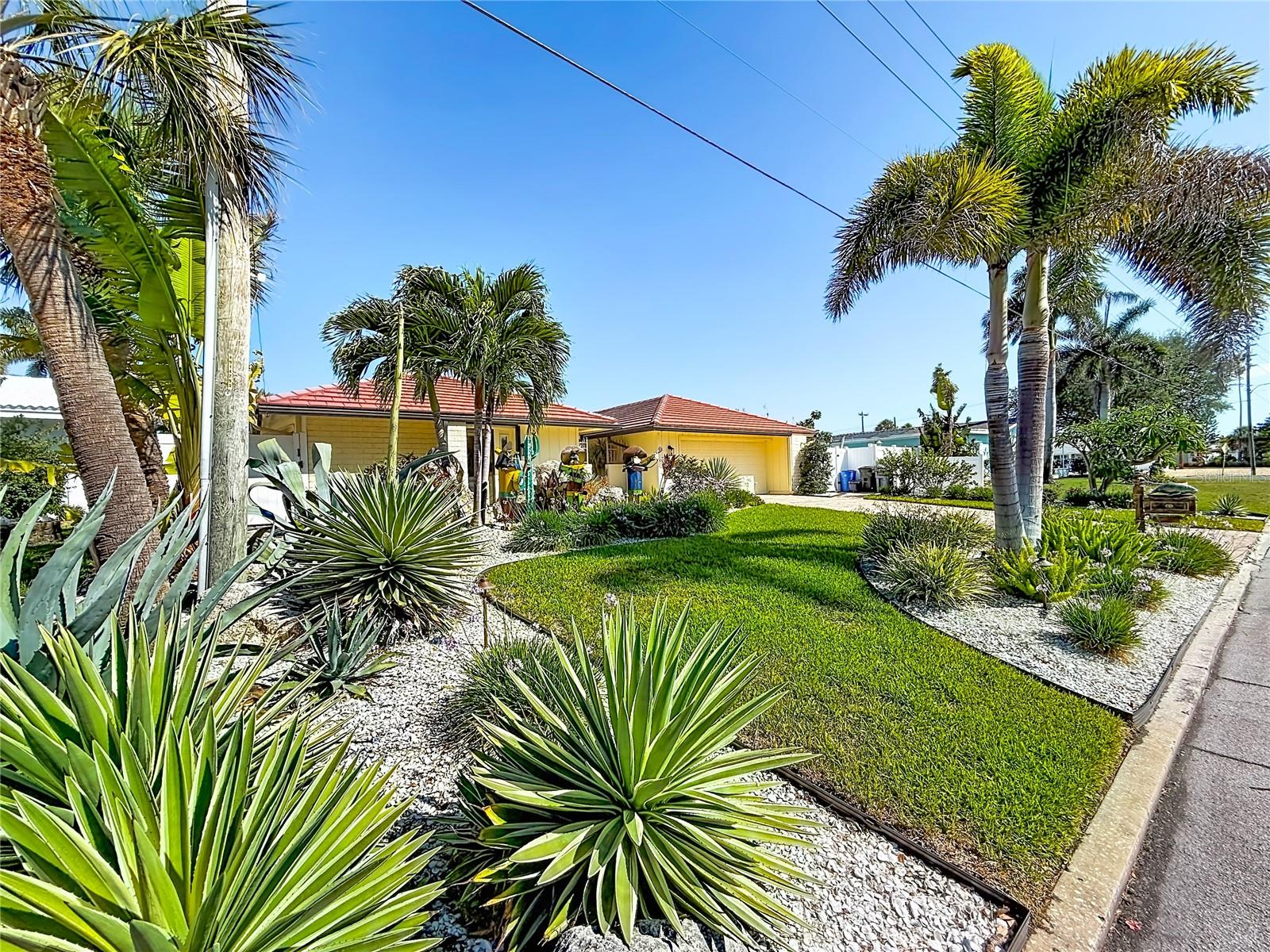 Image 80 of 90 For 2162 Vina Del Mar Boulevard