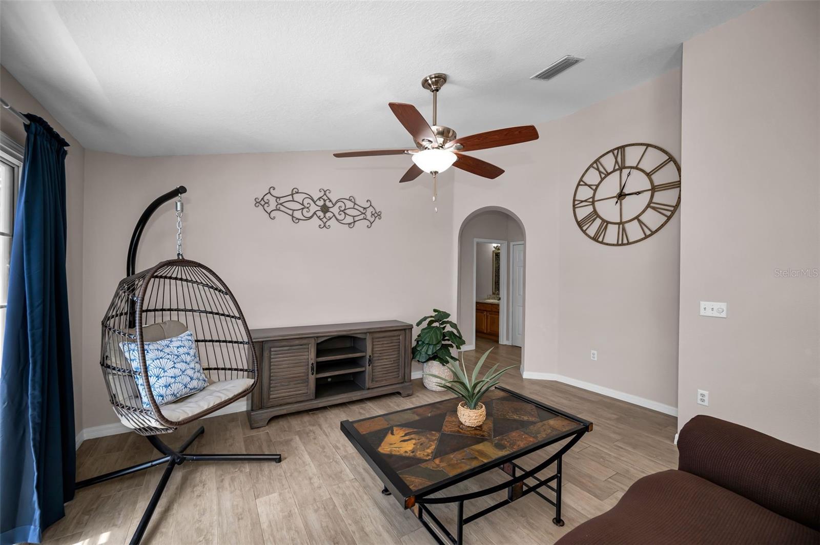 Image 18 of 48 For 8527 Shallow Creek Court