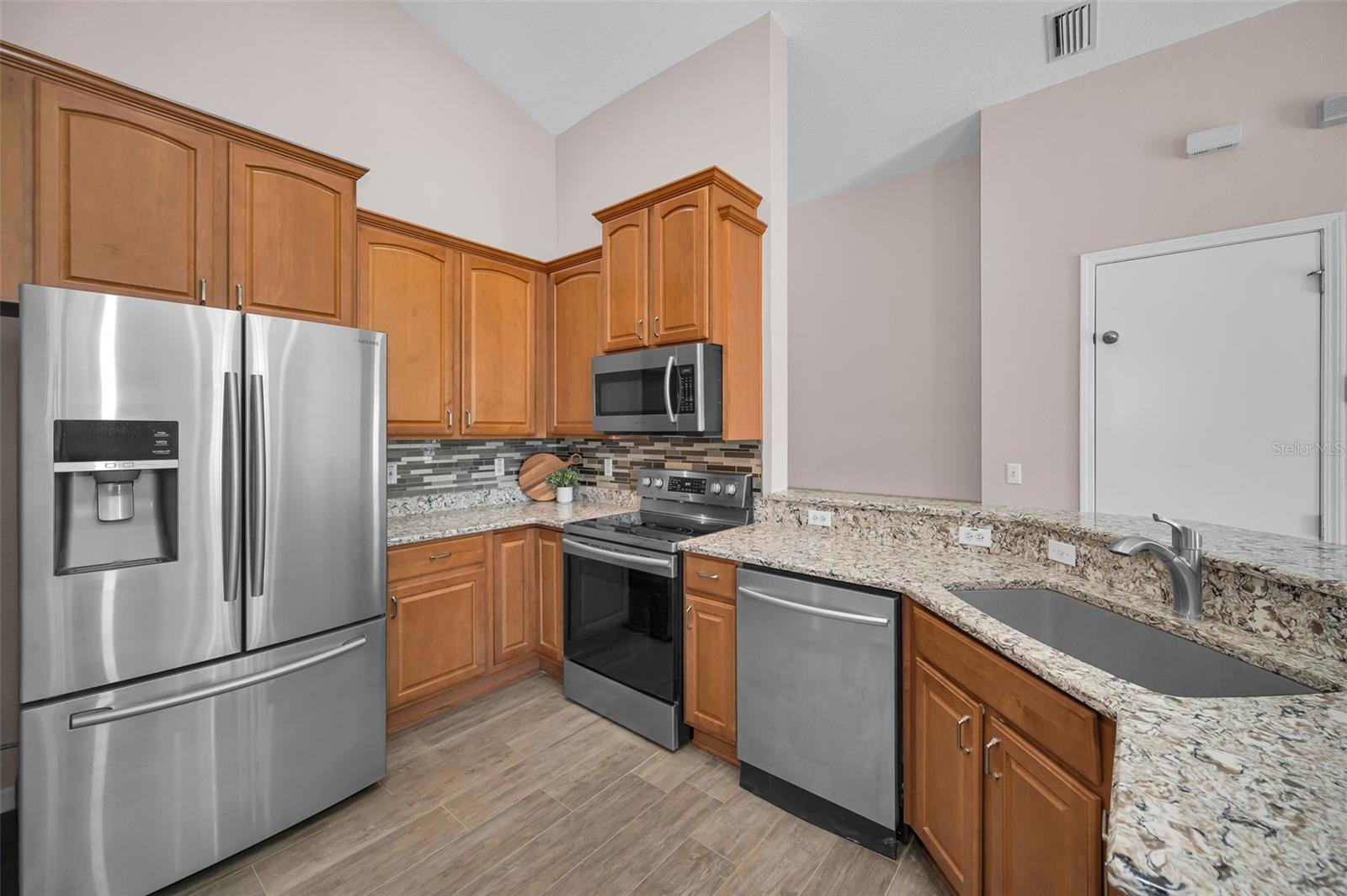 Image 22 of 48 For 8527 Shallow Creek Court