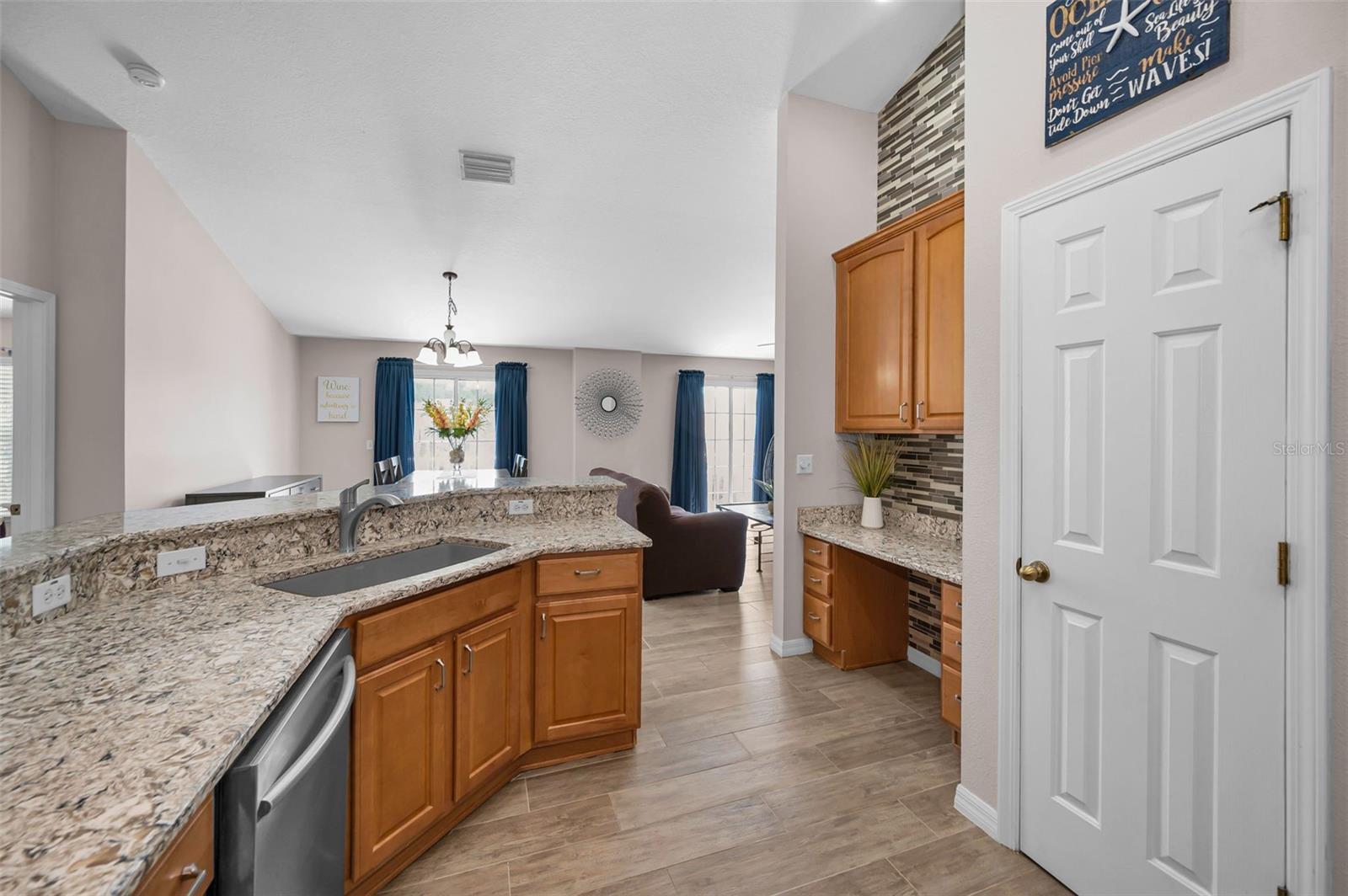 Image 23 of 48 For 8527 Shallow Creek Court