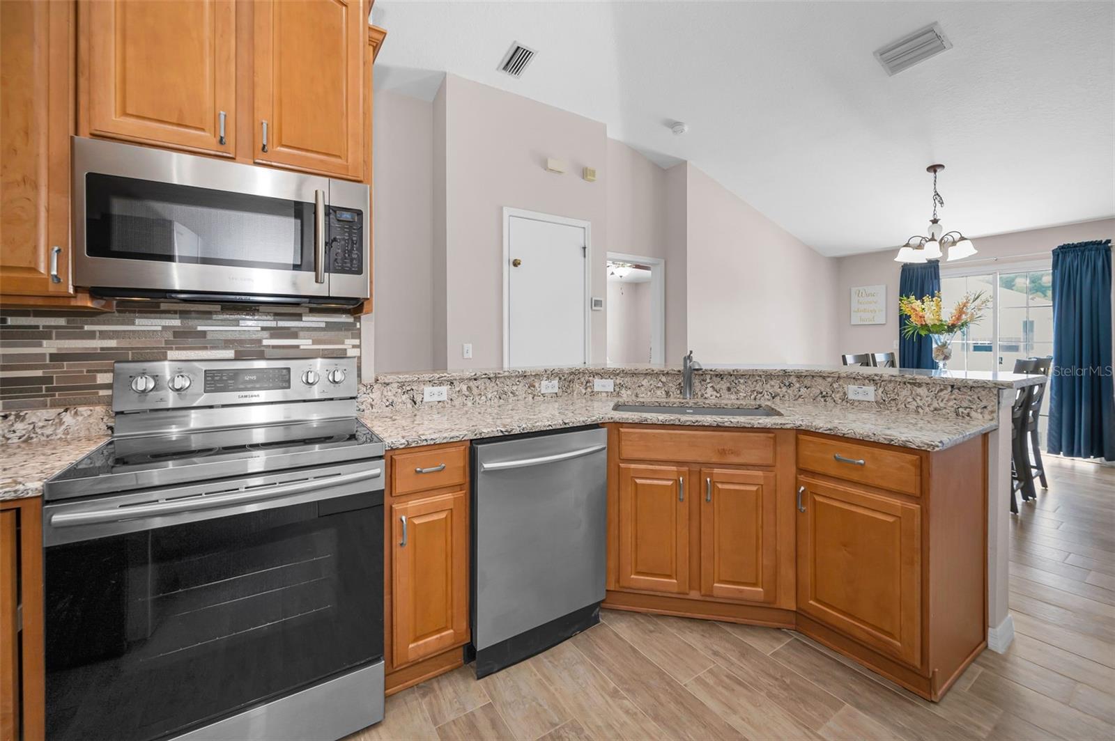 Image 25 of 48 For 8527 Shallow Creek Court