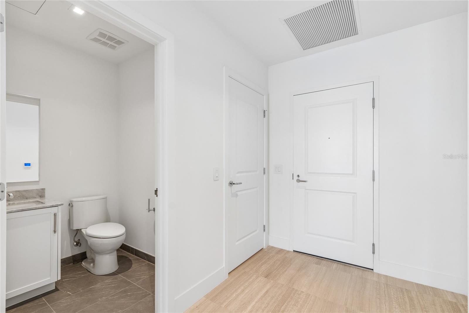 Image 10 of 96 For 3015 Ysabella Avenue 1102