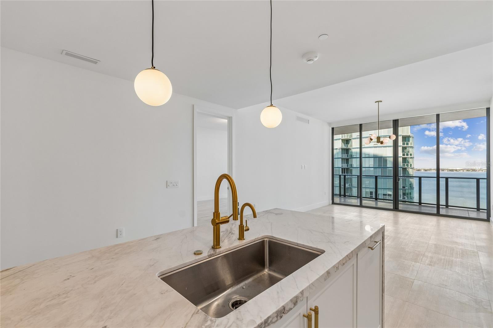 Image 14 of 96 For 3015 Ysabella Avenue 1102