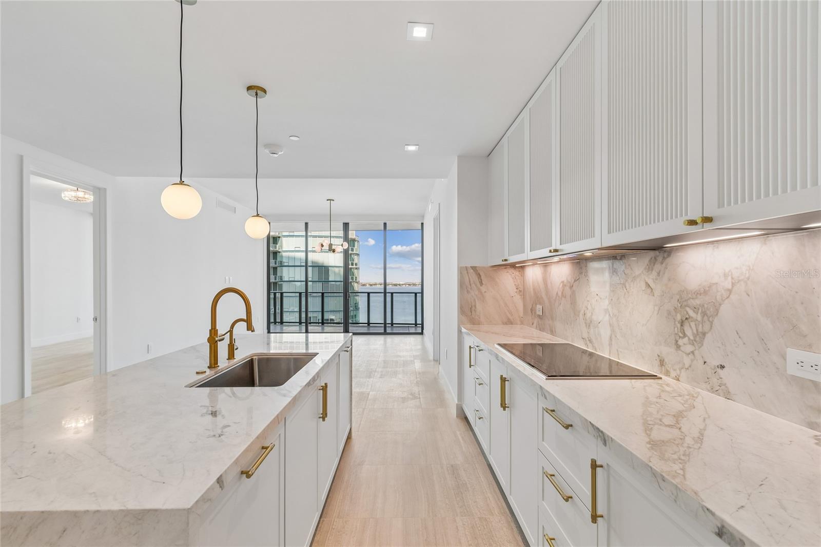 Image 15 of 96 For 3015 Ysabella Avenue 1102
