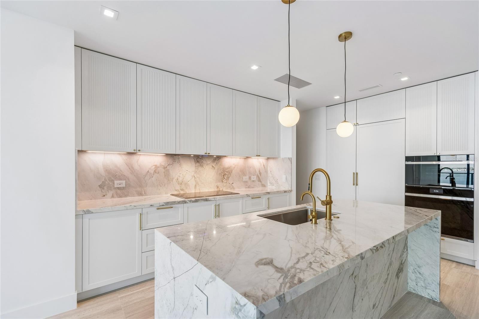 Image 19 of 96 For 3015 Ysabella Avenue 1102