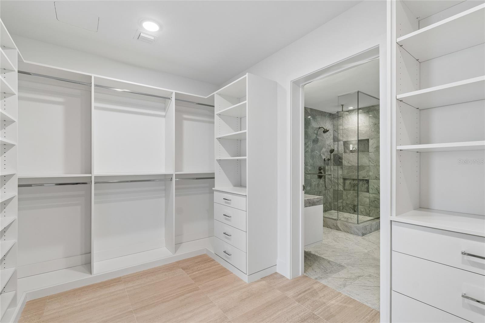 Image 29 of 96 For 3015 Ysabella Avenue 1102