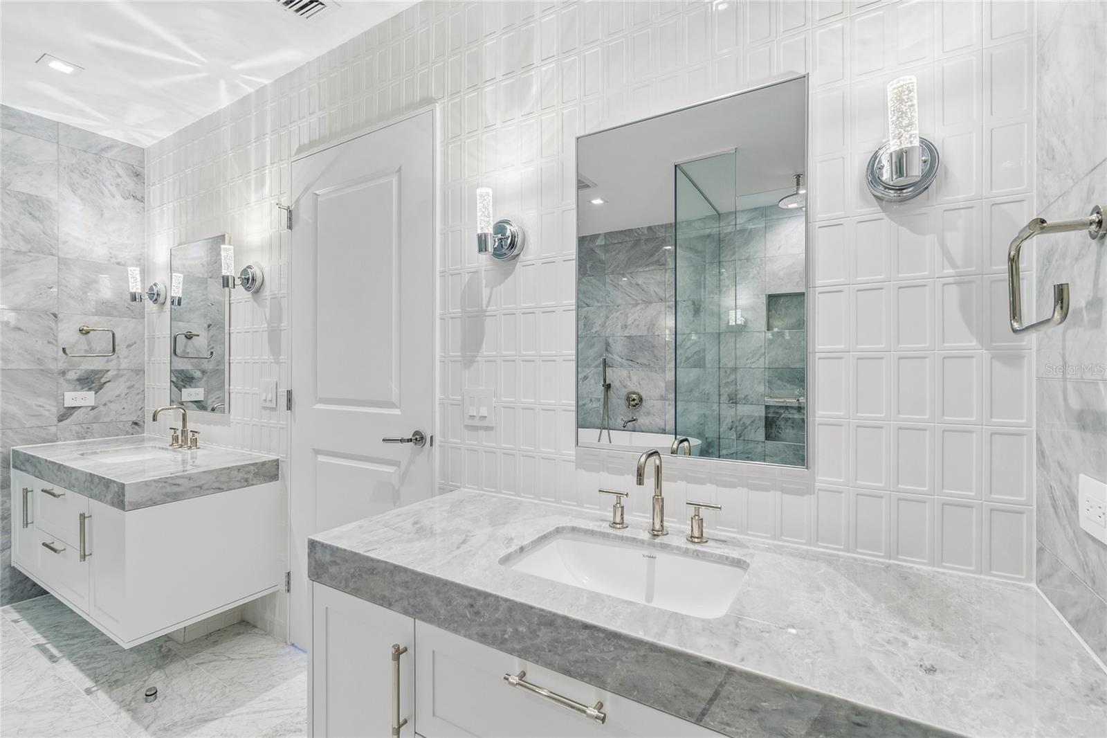 Image 33 of 96 For 3015 Ysabella Avenue 1102