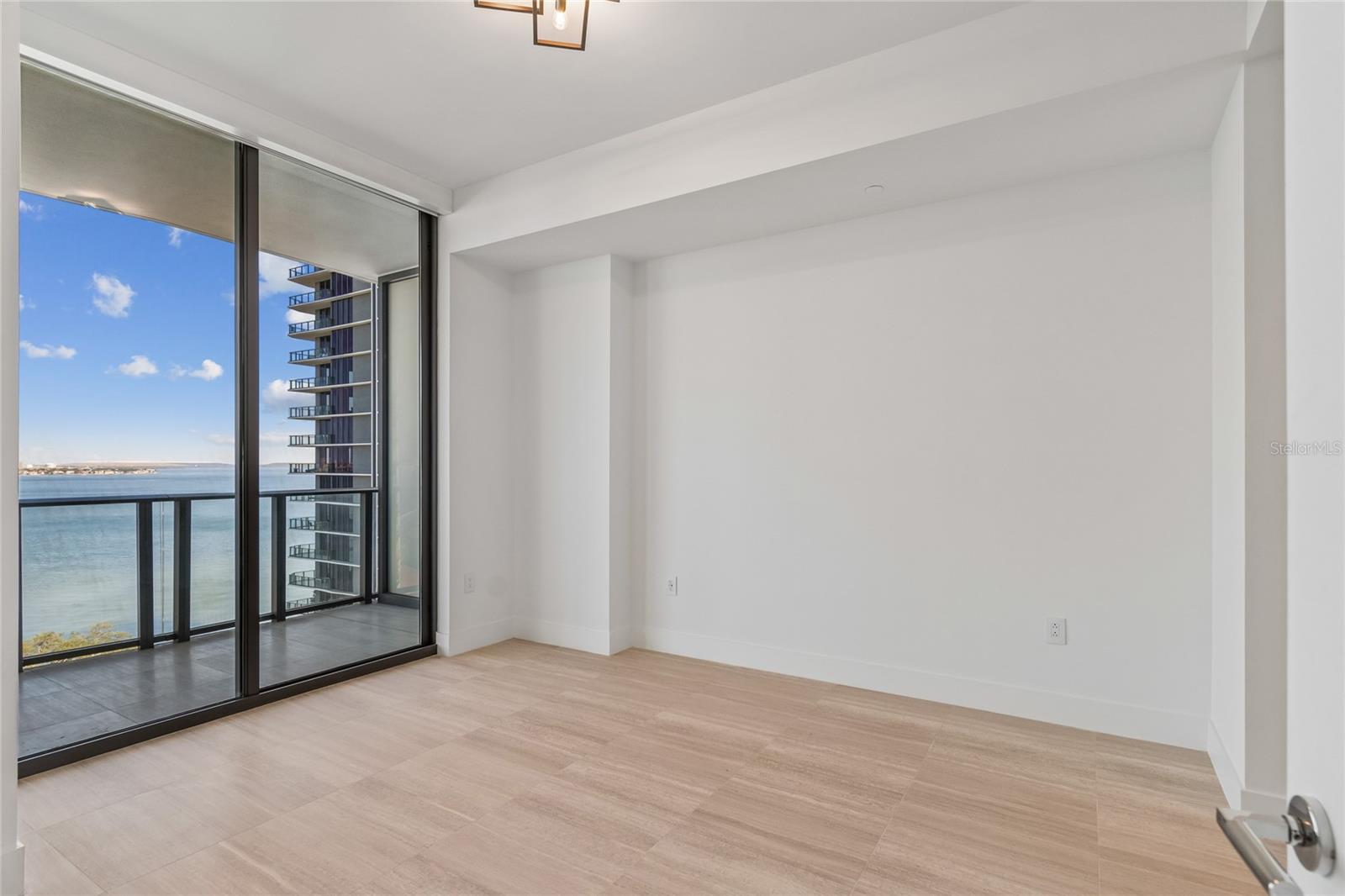 Image 35 of 96 For 3015 Ysabella Avenue 1102