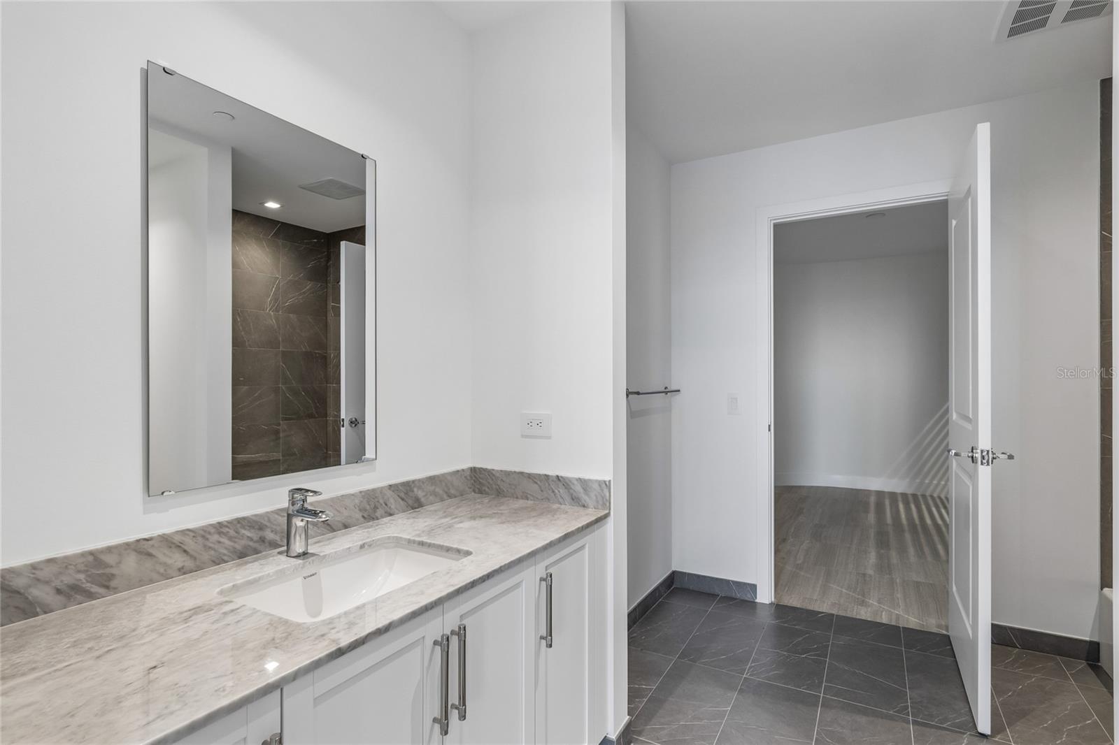 Image 38 of 96 For 3015 Ysabella Avenue 1102