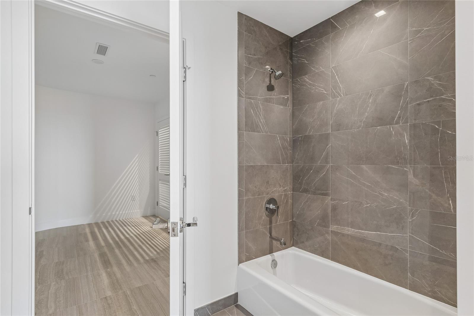 Image 39 of 96 For 3015 Ysabella Avenue 1102
