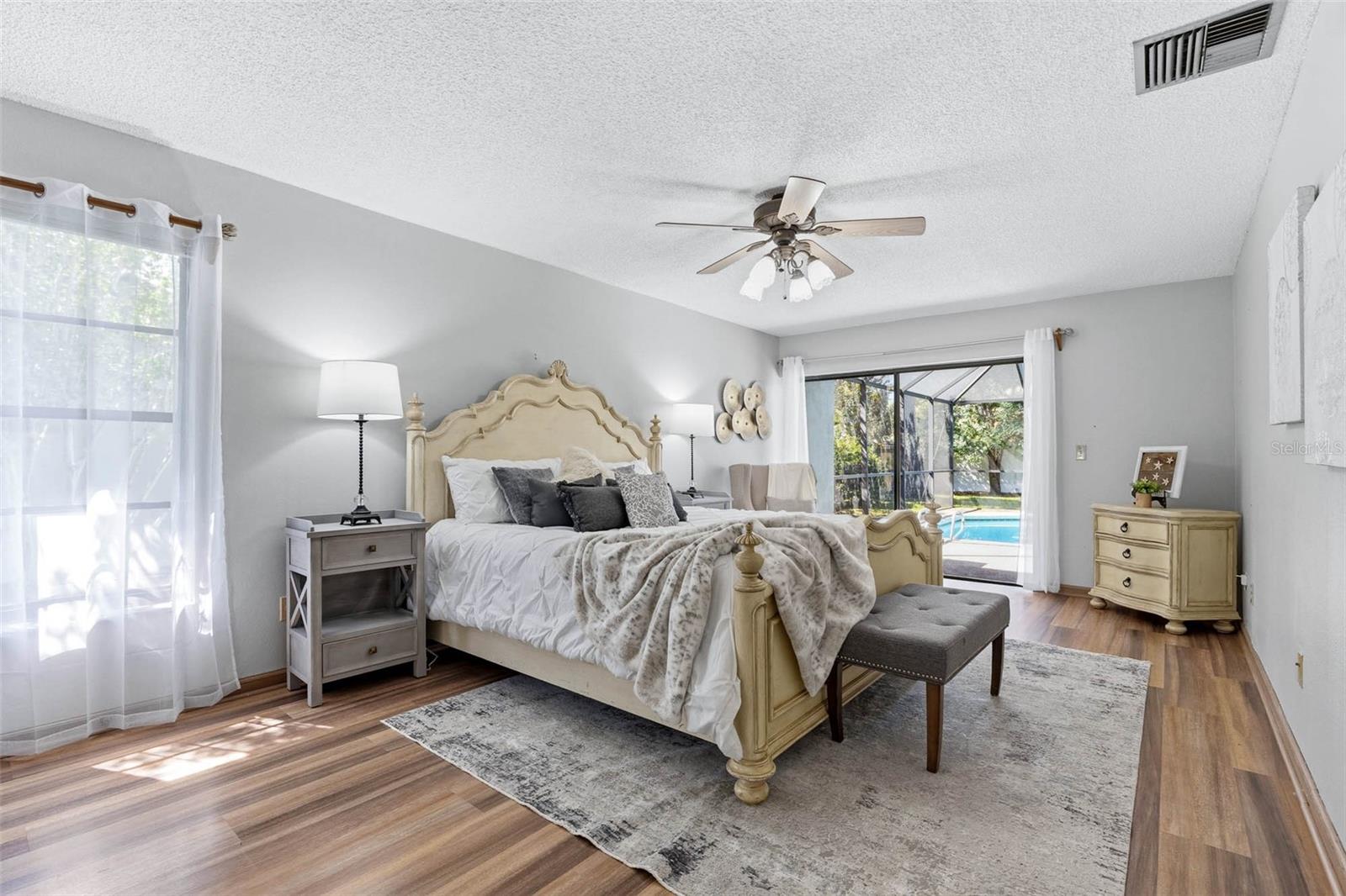 Image 13 of 52 For 2952 Hadleigh Ct