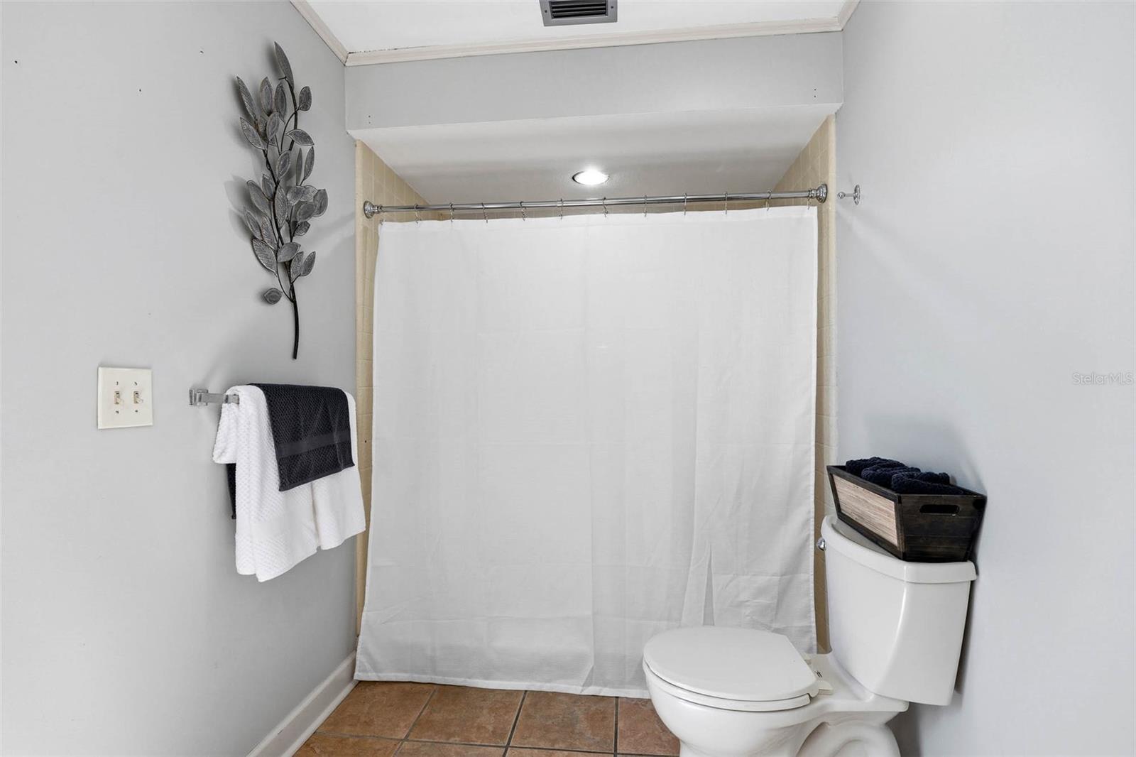 Image 18 of 52 For 2952 Hadleigh Ct