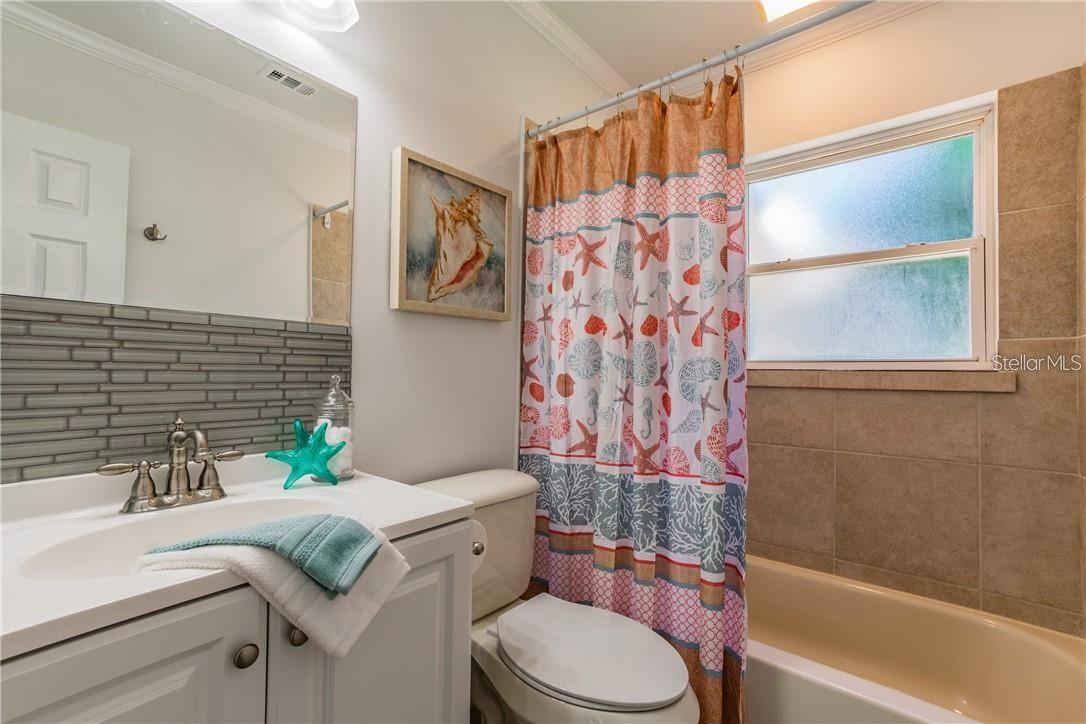 Image 15 of 27 For 5418 11th Avenue S