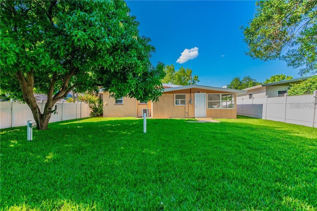 Image 23 of 27 For 5418 11th Avenue S