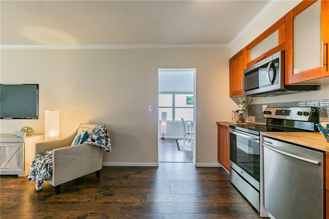 Image 3 of 27 For 5418 11th Avenue S