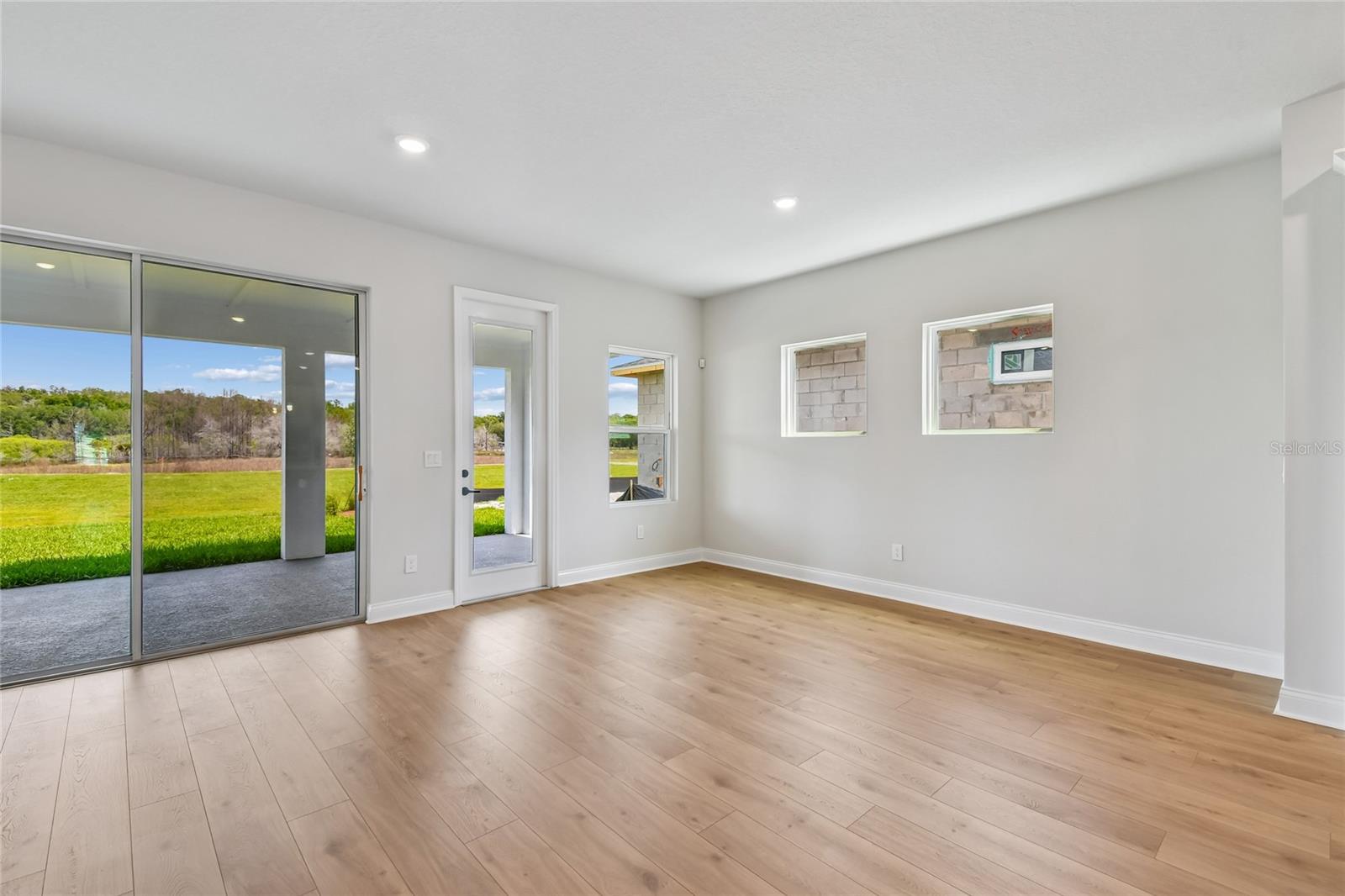 Image 10 of 42 For 5693 Leaflet Trail