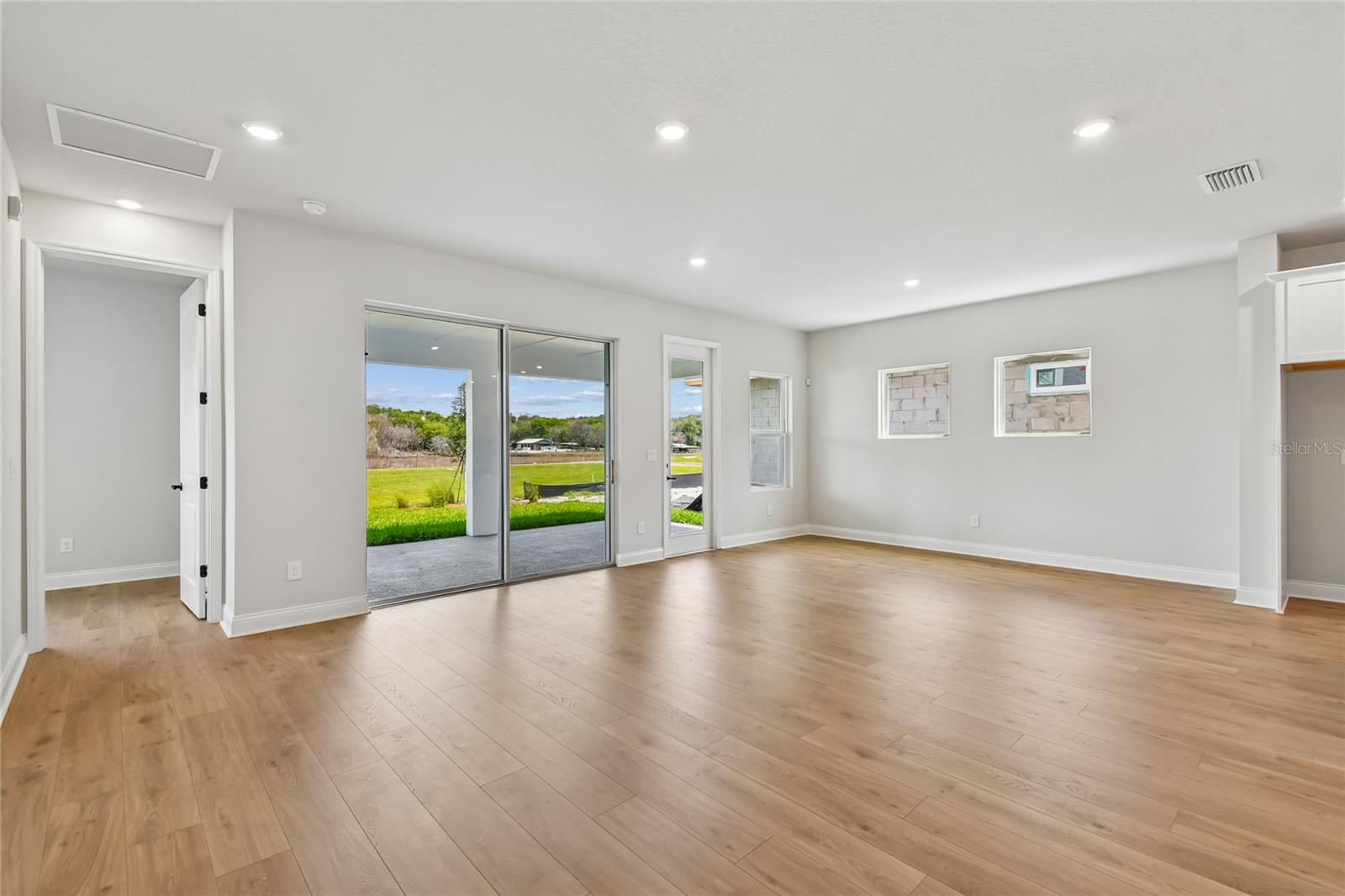 Image 13 of 42 For 5693 Leaflet Trail