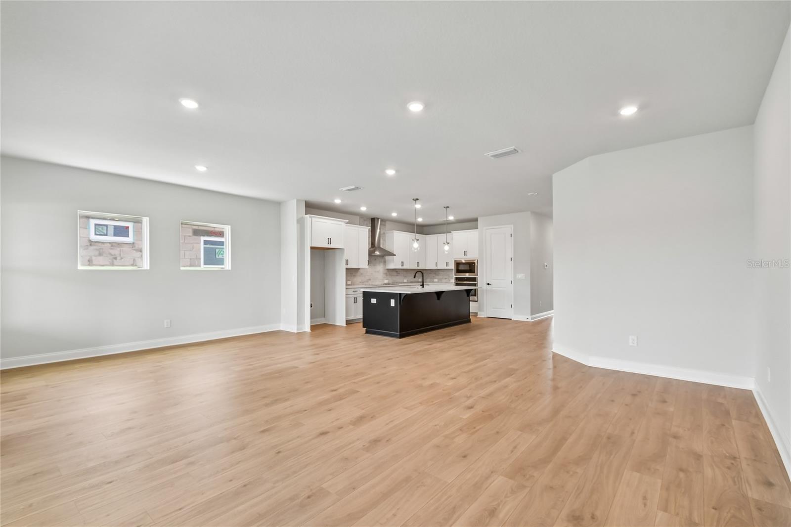 Image 17 of 42 For 5693 Leaflet Trail