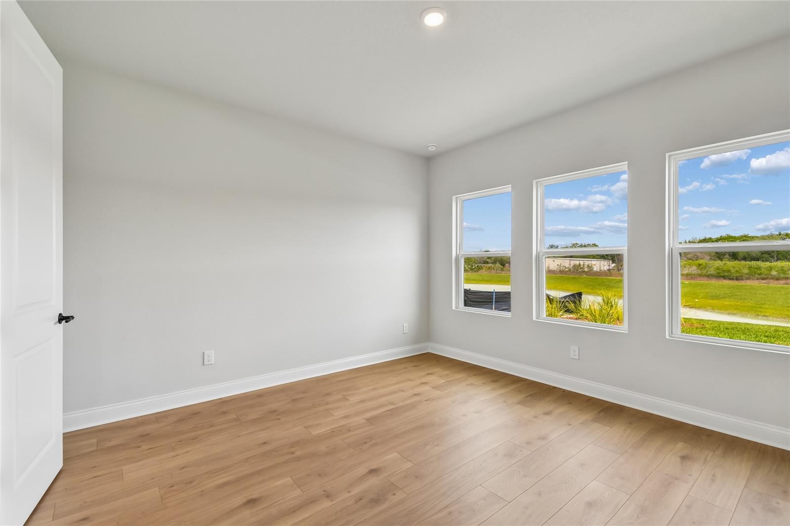 Image 19 of 42 For 5693 Leaflet Trail