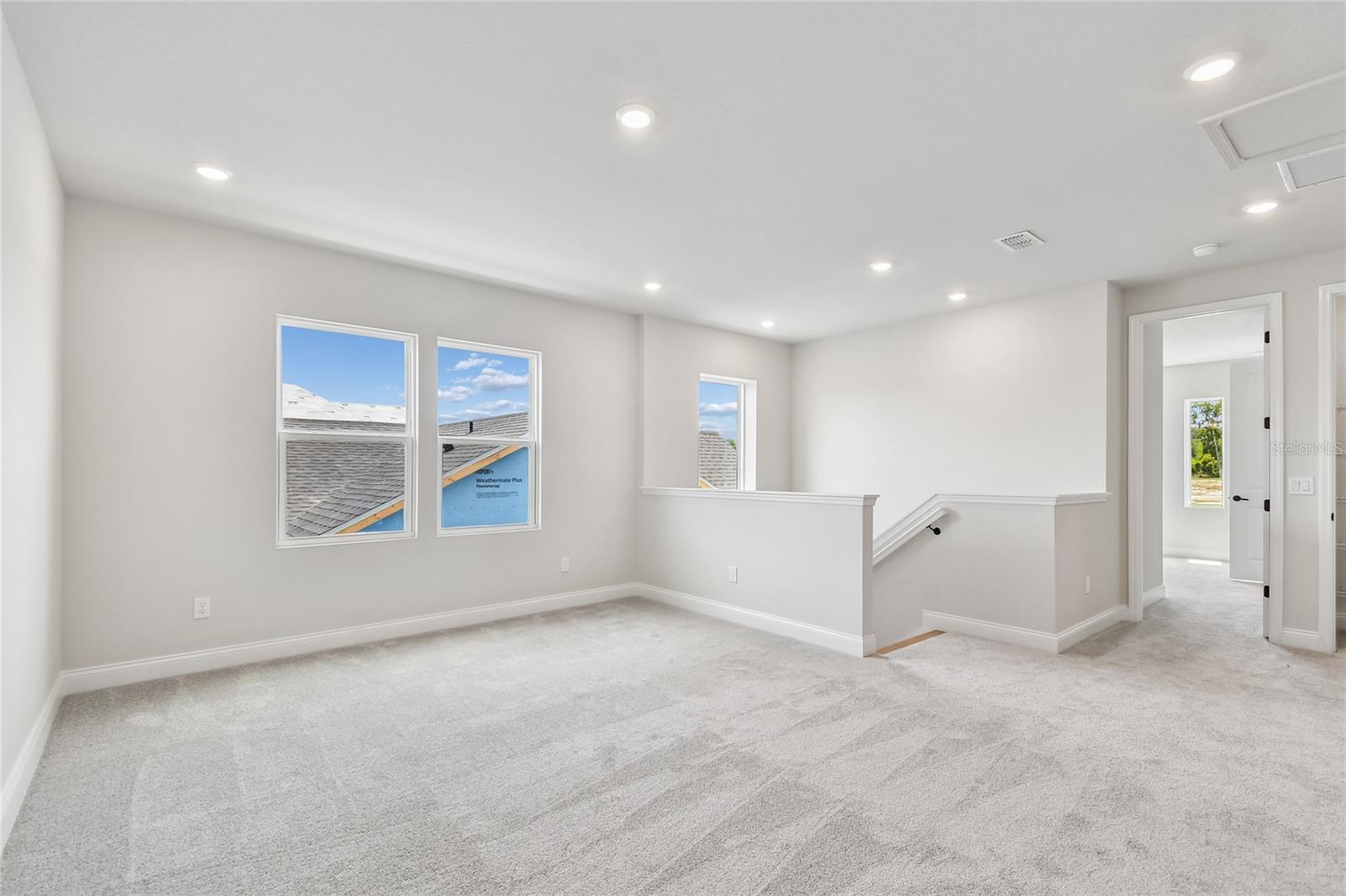 Image 28 of 42 For 5693 Leaflet Trail