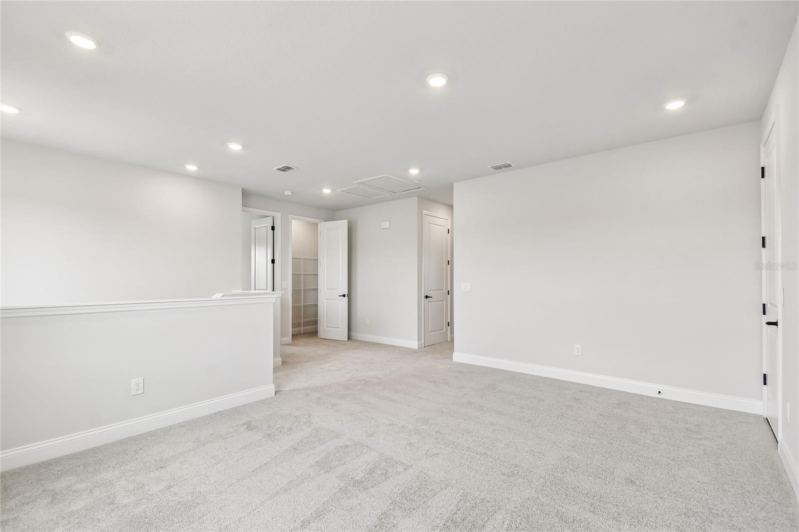 Image 29 of 42 For 5693 Leaflet Trail