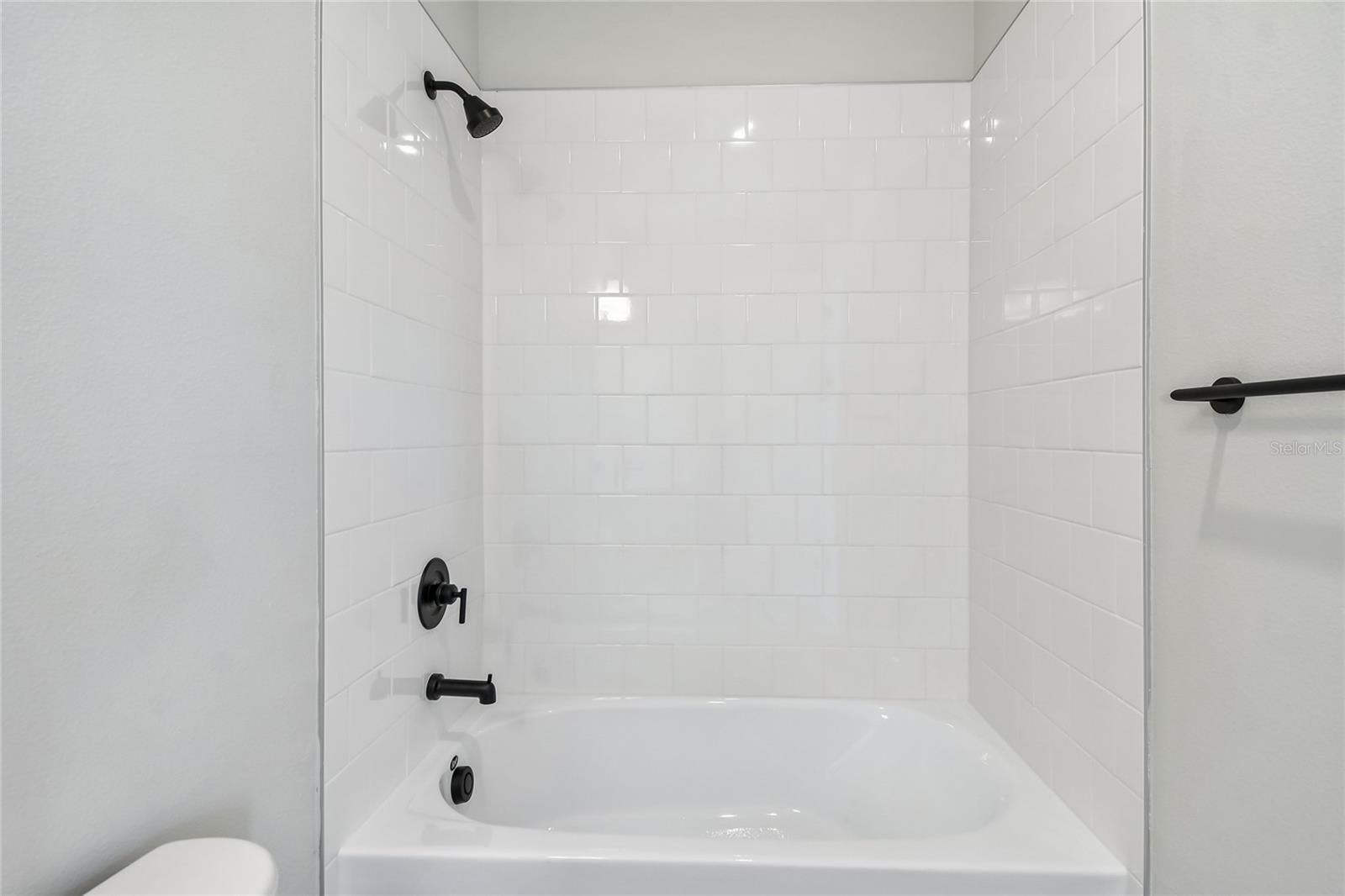 Image 38 of 42 For 5693 Leaflet Trail