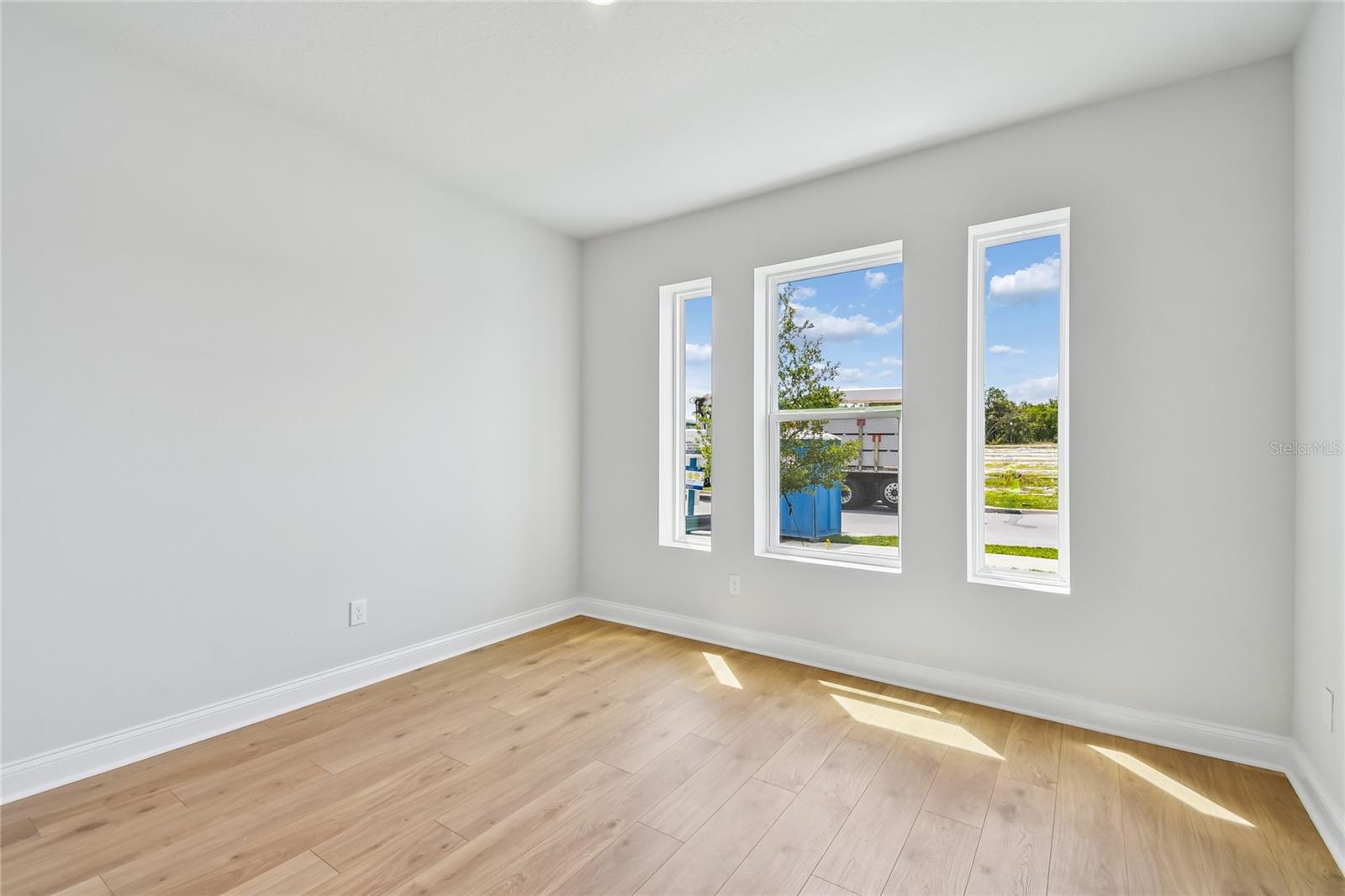 Image 5 of 42 For 5693 Leaflet Trail