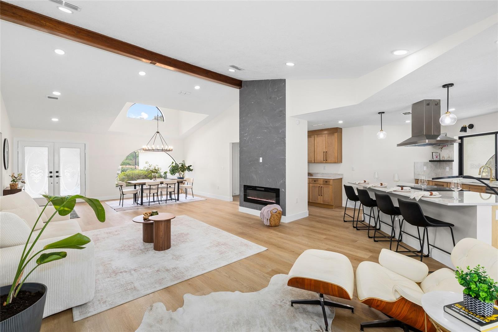 Image 10 of 51 For 13269 Don Loop