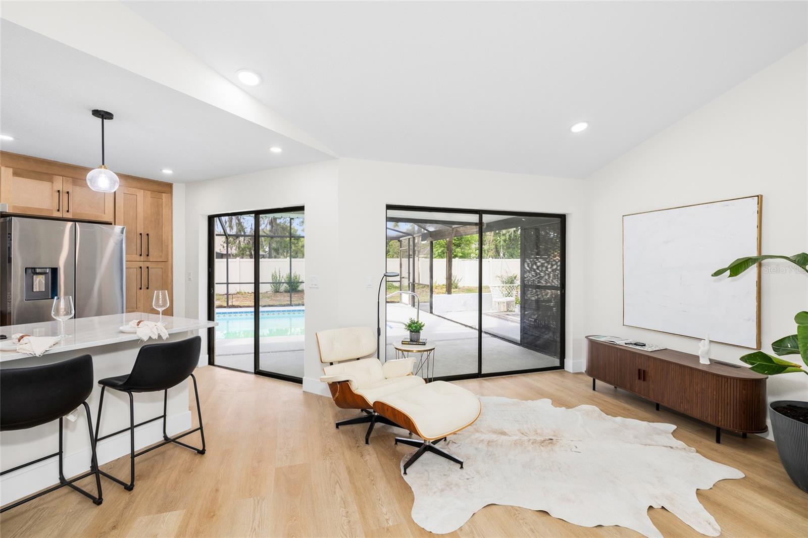 Image 11 of 51 For 13269 Don Loop