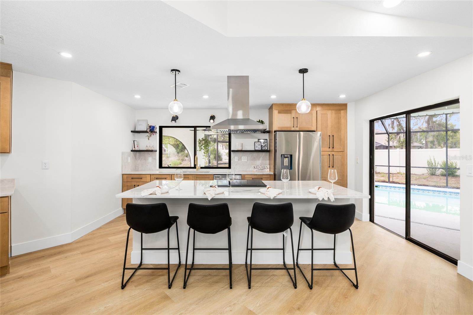 Image 12 of 51 For 13269 Don Loop