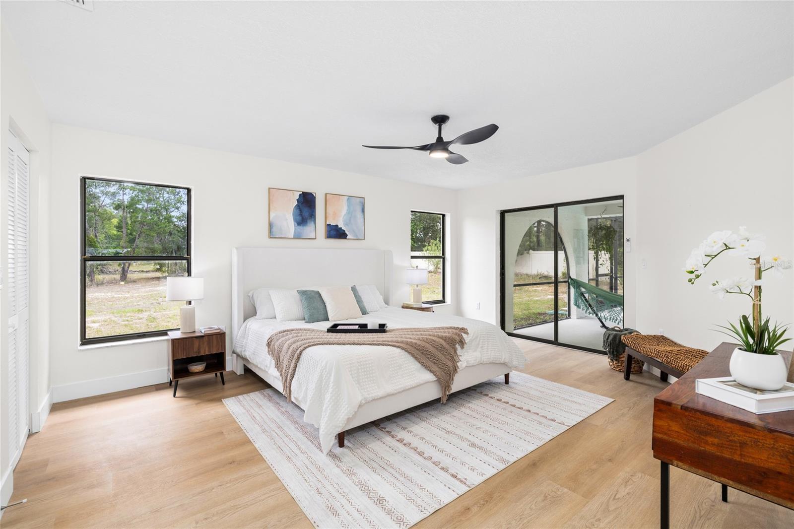 Image 18 of 51 For 13269 Don Loop