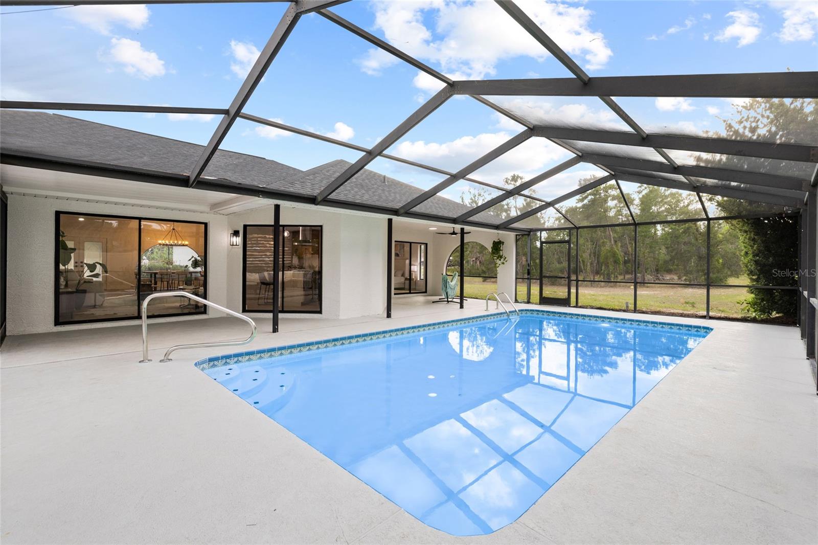 Image 31 of 51 For 13269 Don Loop