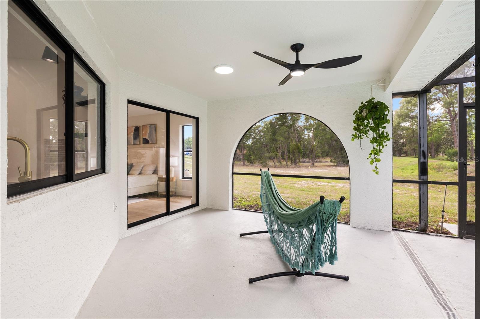 Image 35 of 51 For 13269 Don Loop