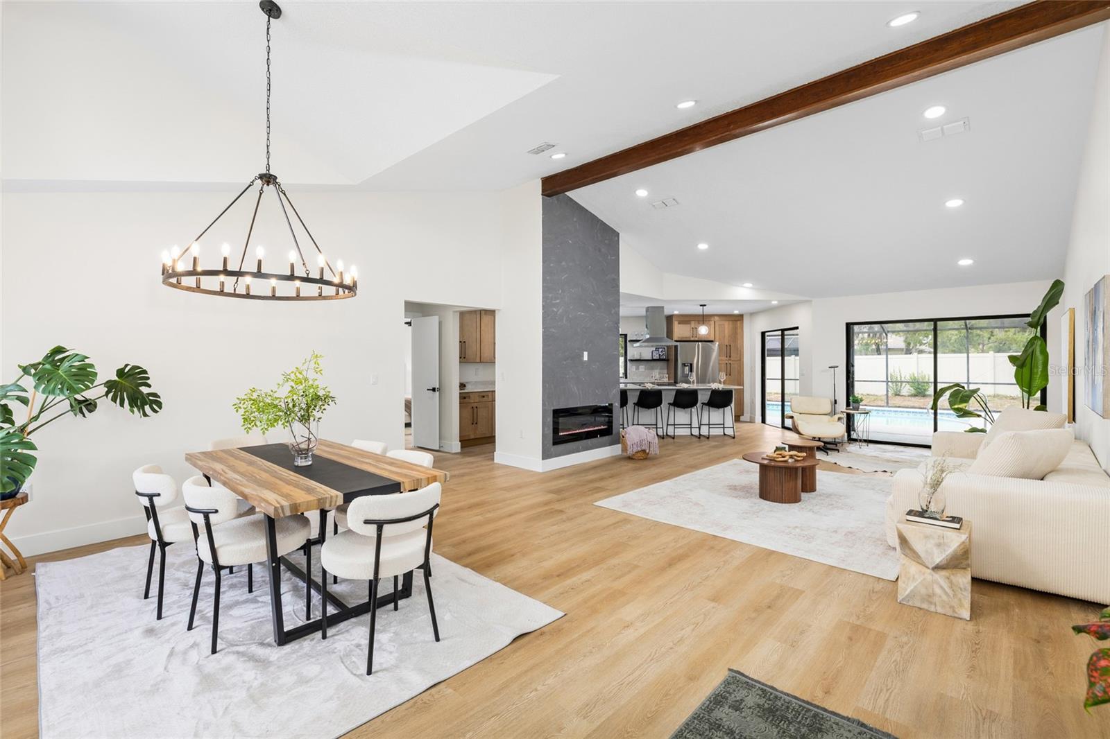 Image 5 of 51 For 13269 Don Loop