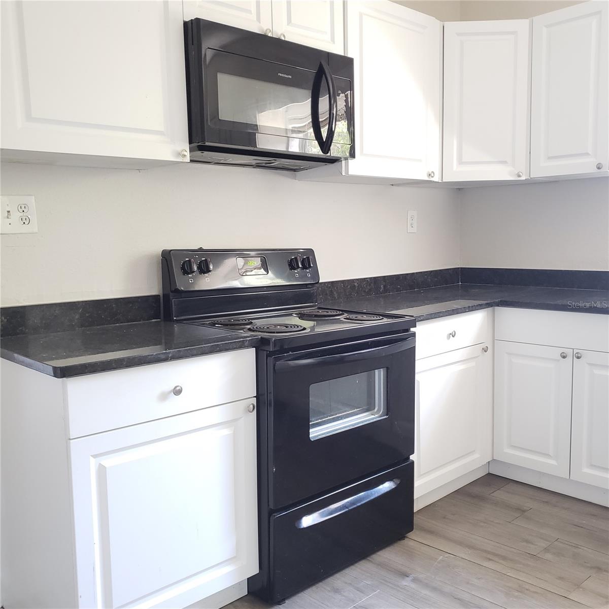 Image 14 of 20 For 2403 Durham Street 1