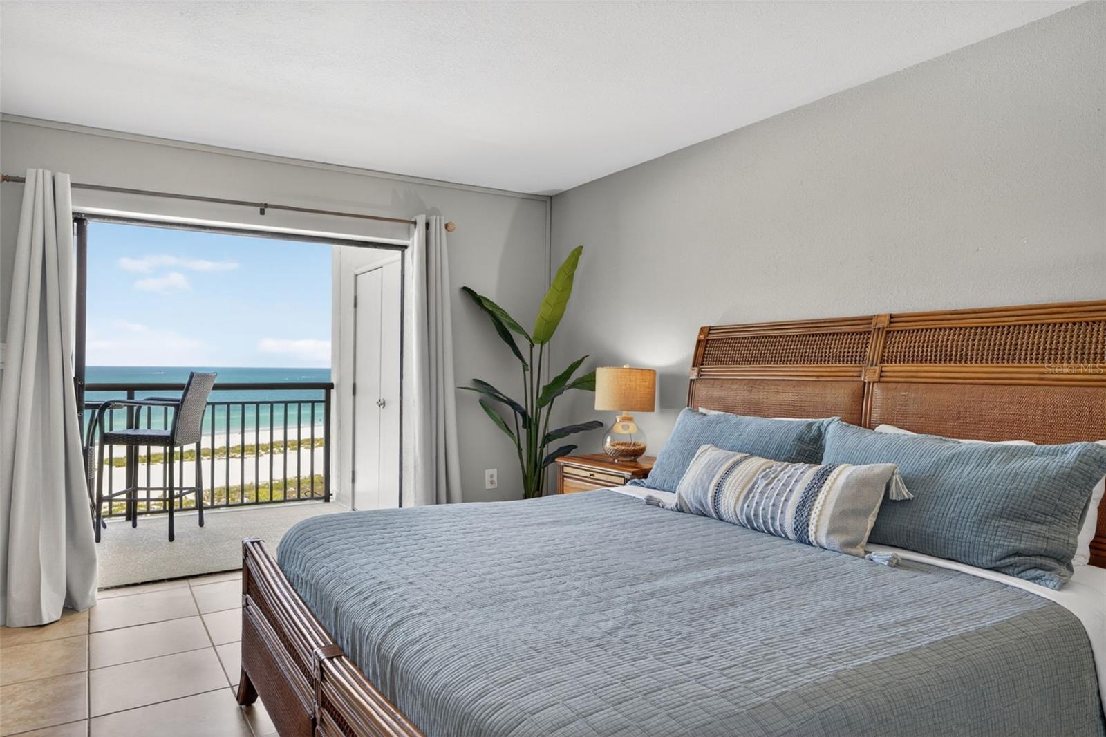 Image 12 of 25 For 1270 Gulf Boulevard 1007