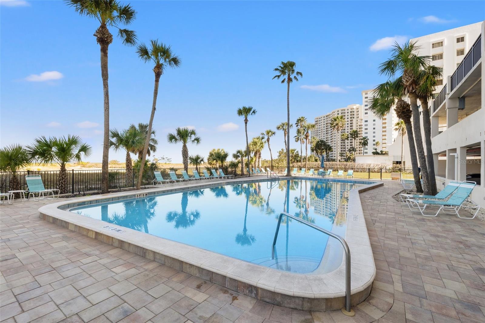 Image 21 of 25 For 1270 Gulf Boulevard 1007
