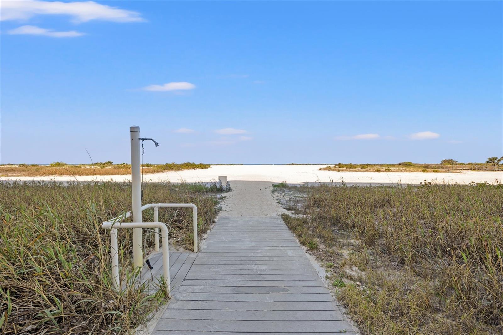 Image 22 of 25 For 1270 Gulf Boulevard 1007