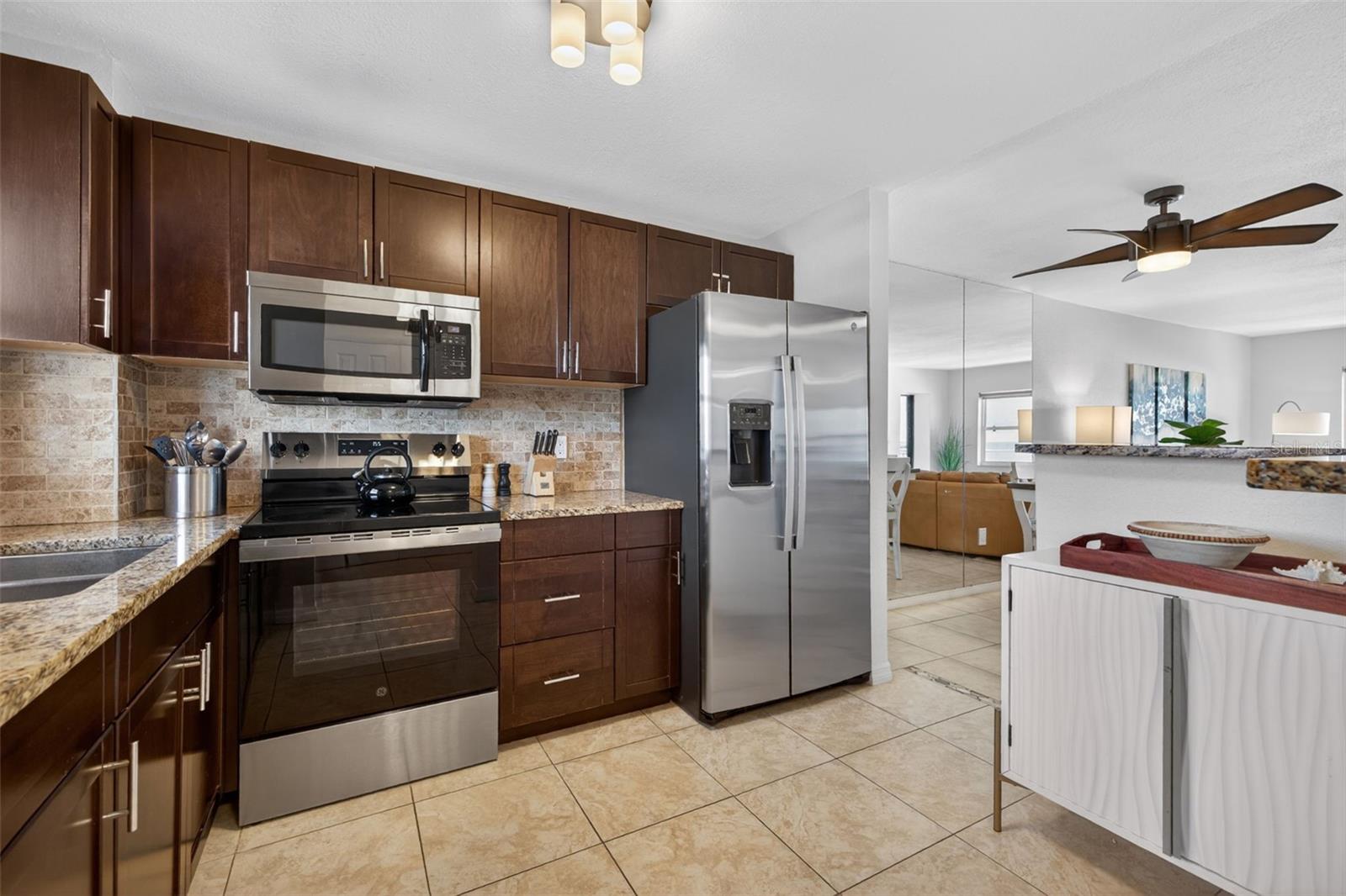 Image 8 of 25 For 1270 Gulf Boulevard 1007