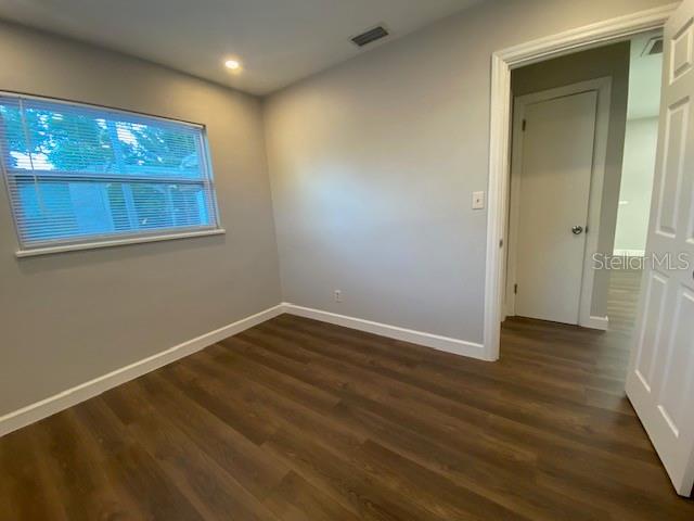 Image 12 of 14 For 4665 Yarmouth Avenue S