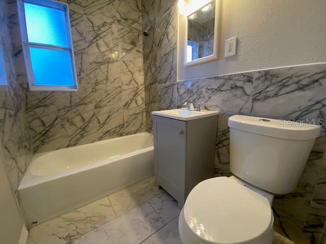 Image 8 of 14 For 4665 Yarmouth Avenue S