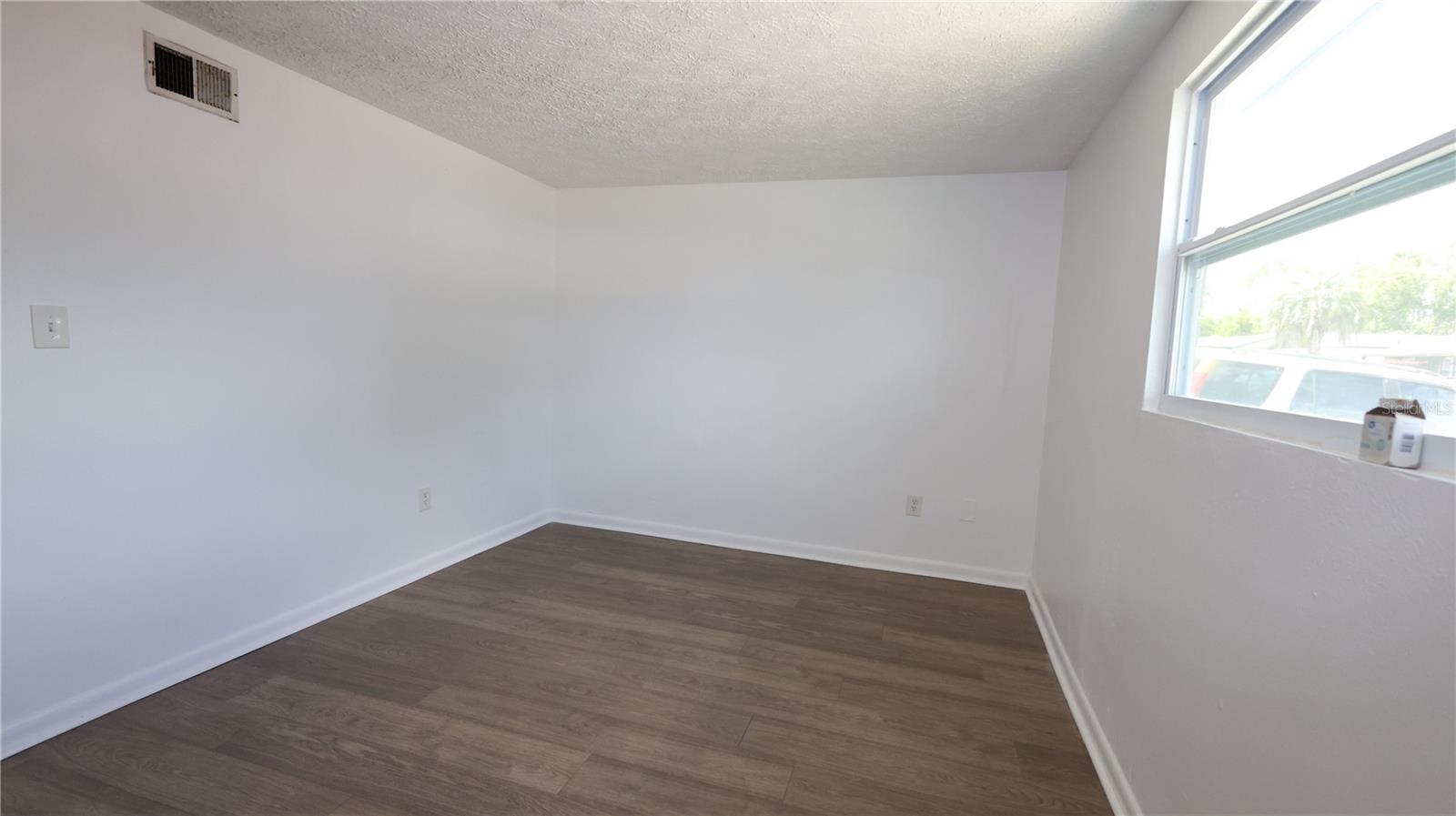 Image 11 of 14 For 4300 Las Vegas Drive